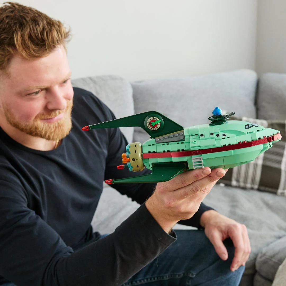 Futurama Planet Express Ship - Image 9