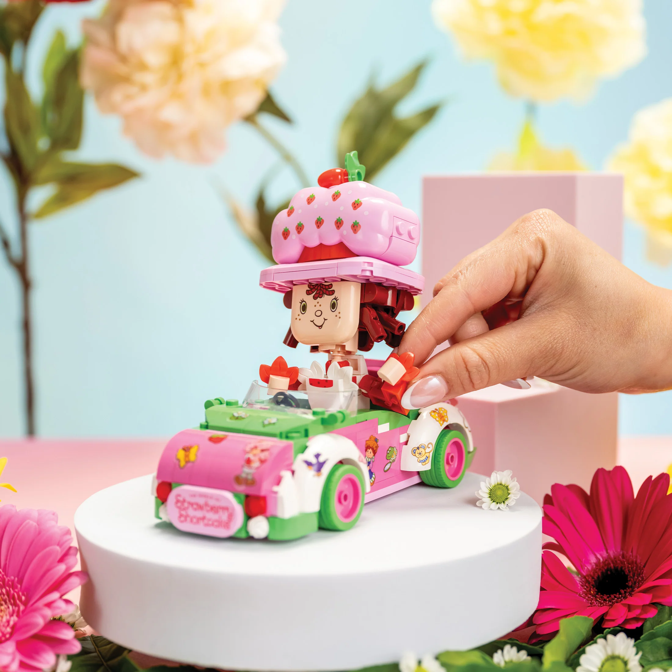 Strawberry Shortcake's Berry Cruiser - Image 12